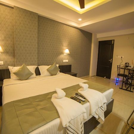 South Gate Residency Hotel Kochi Bagian luar foto
