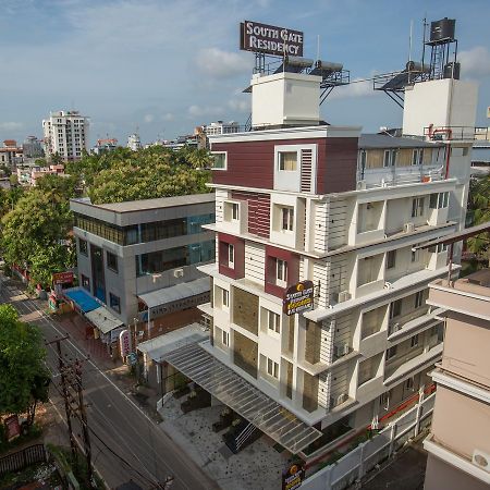 South Gate Residency Hotel Kochi Bagian luar foto