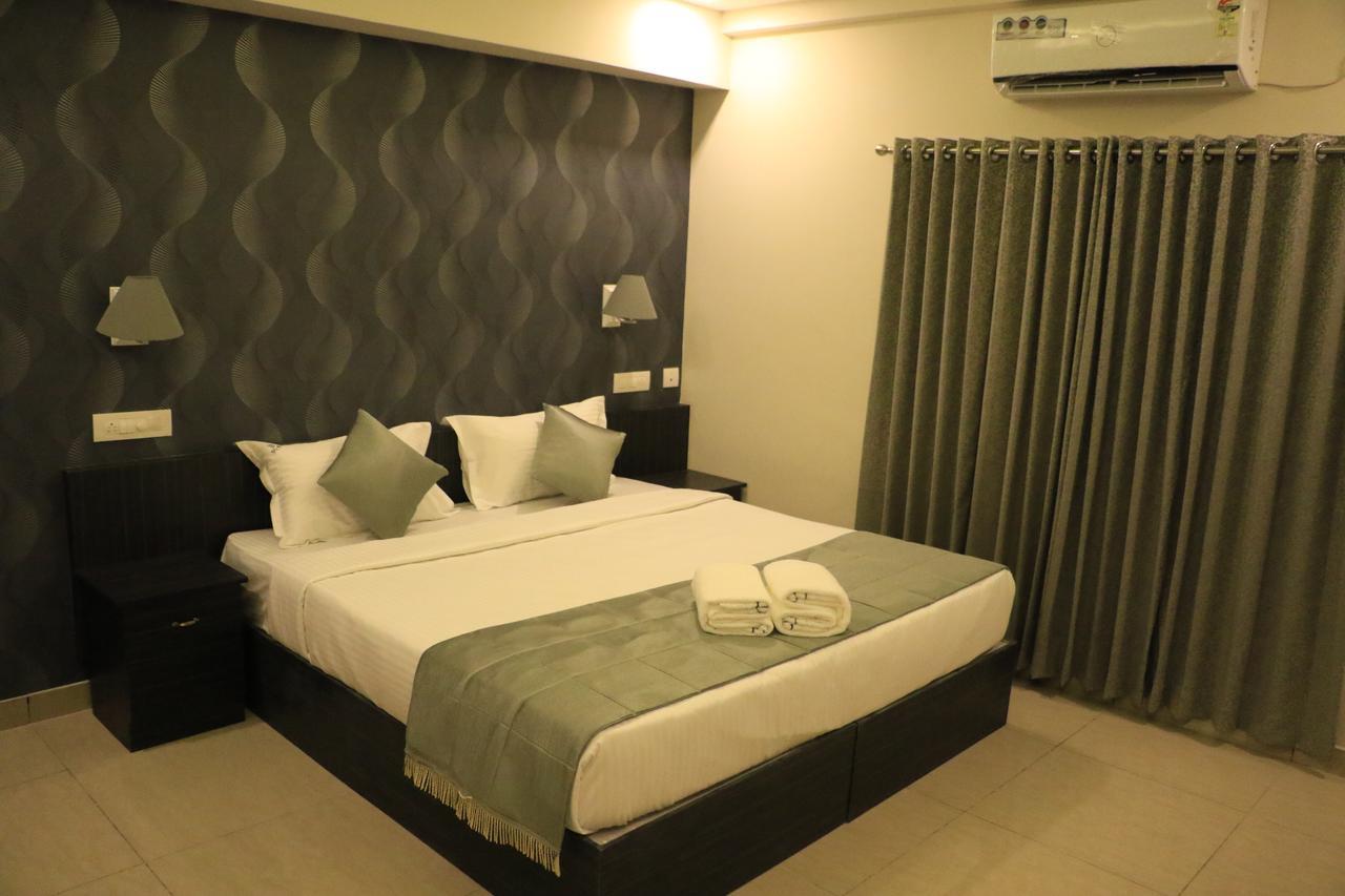 South Gate Residency Hotel Kochi Bagian luar foto