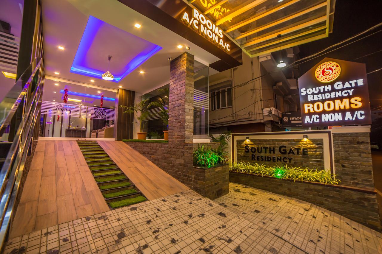 South Gate Residency Hotel Kochi Bagian luar foto