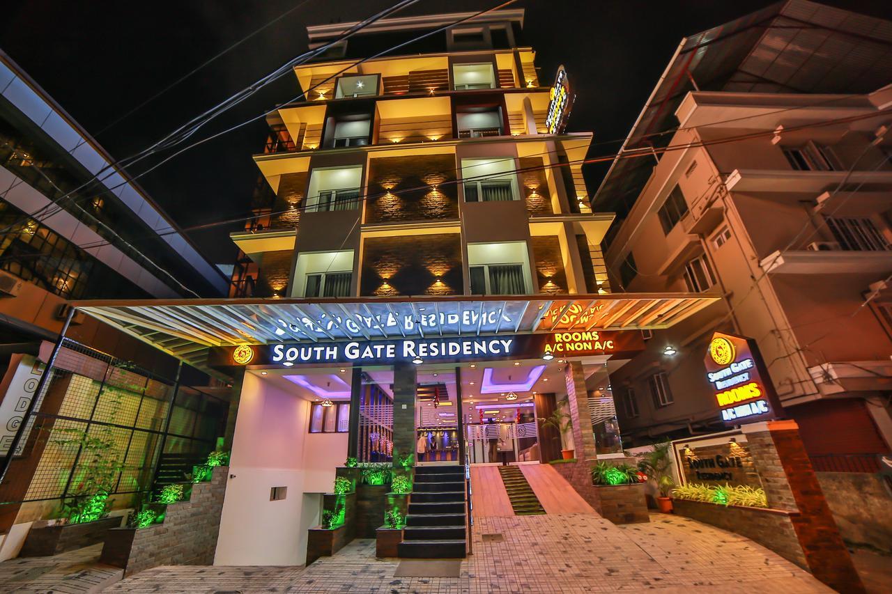 South Gate Residency Hotel Kochi Bagian luar foto