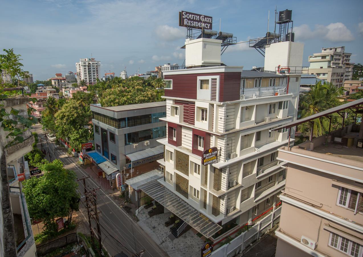 South Gate Residency Hotel Kochi Bagian luar foto