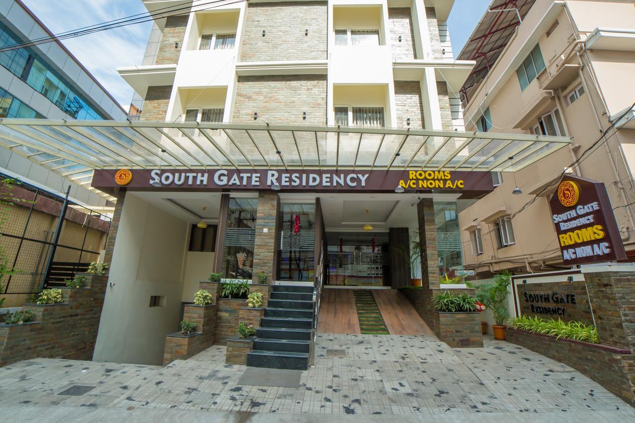 South Gate Residency Hotel Kochi Bagian luar foto