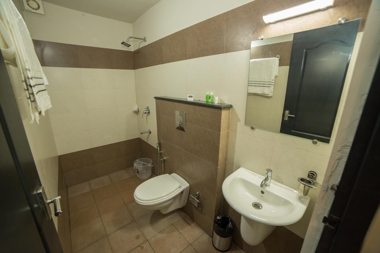 South Gate Residency Hotel Kochi Bagian luar foto