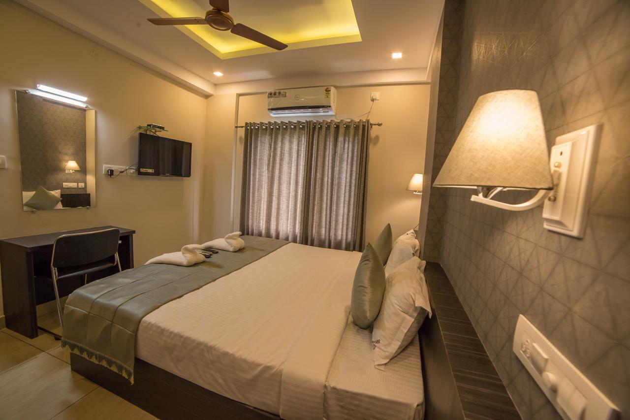South Gate Residency Hotel Kochi Bagian luar foto
