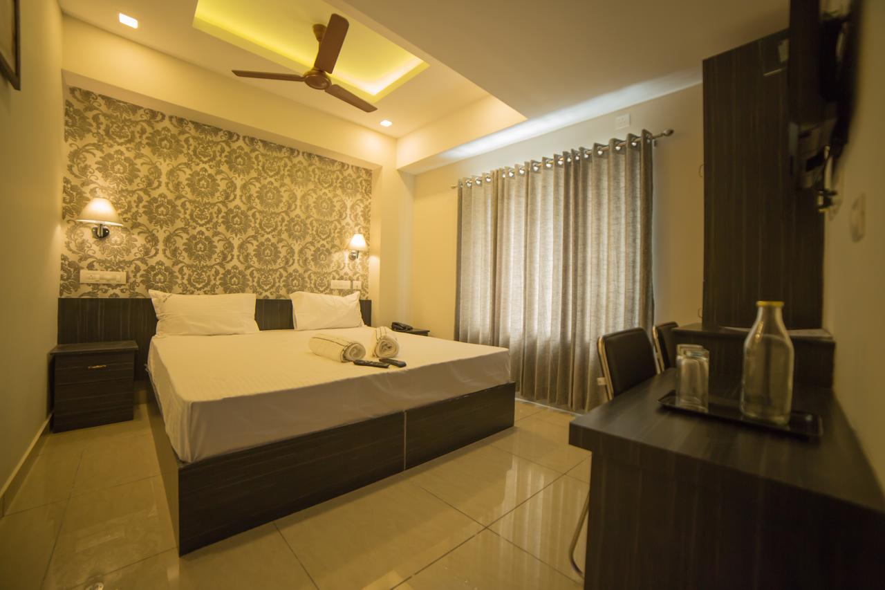 South Gate Residency Hotel Kochi Bagian luar foto