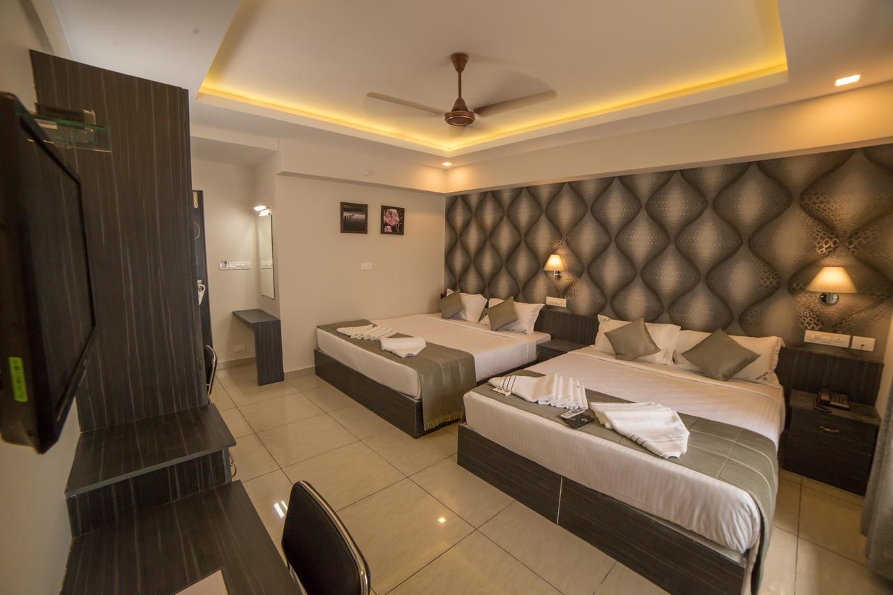 South Gate Residency Hotel Kochi Bagian luar foto
